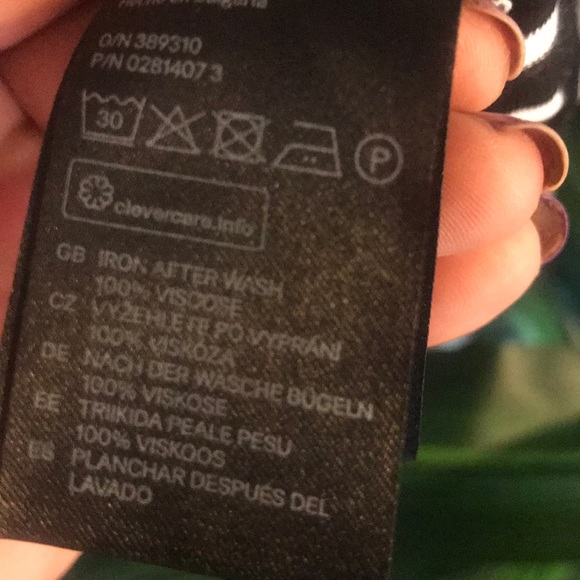 H&M Basic Black/White Striped Blouse - Picture 3 of 5